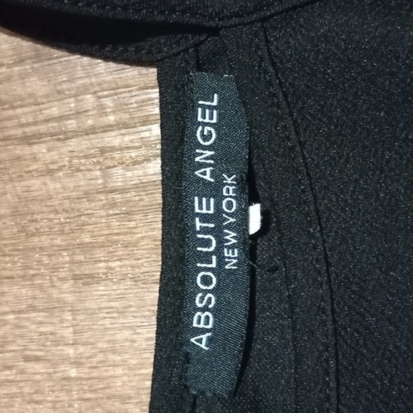 Black Absolute Angel Crop Tops With One Button And Open Back Comfortable Preppy - Picture 3 of 3